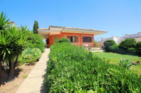 2 bedrooms house at Lido di Noto 300 m away from the beach with sea view enclosed garden and wifi, Marina Di Modica